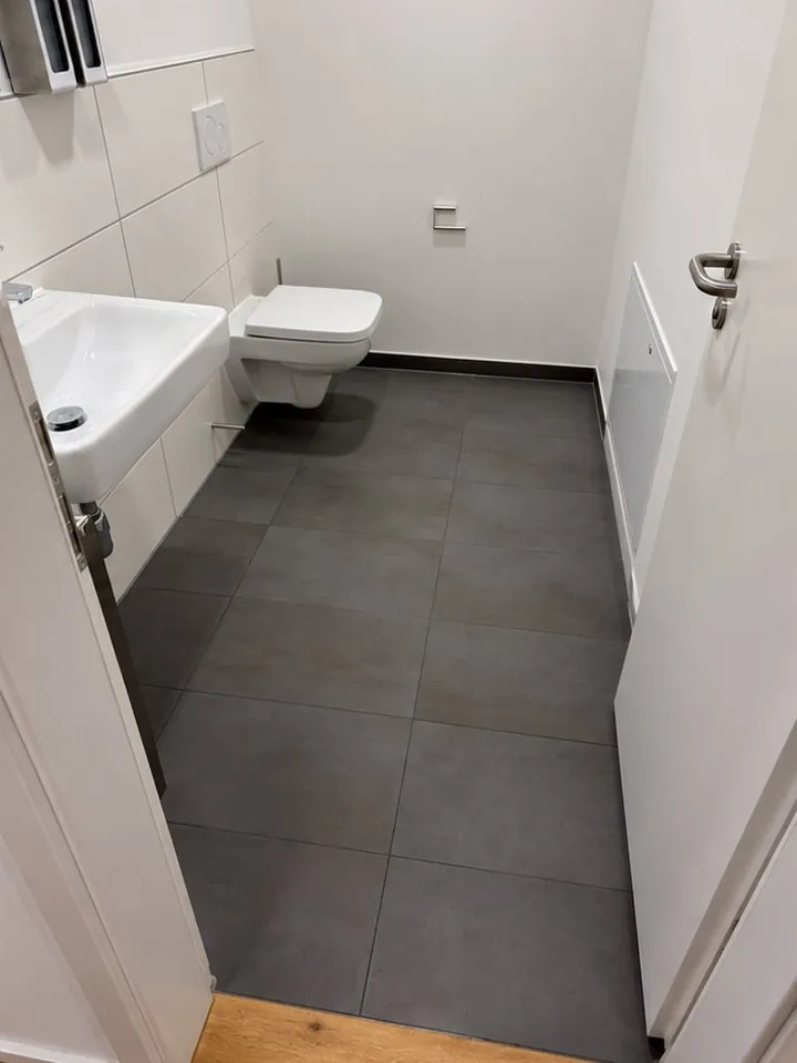 Sanitärraum nach der Reinigung
